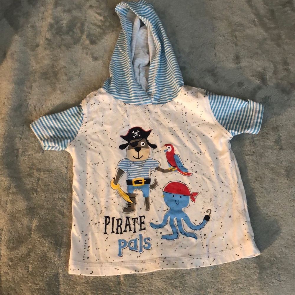 Hooded shirt